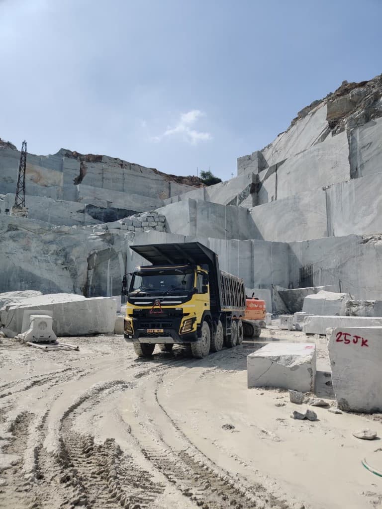 Secure stone packaging